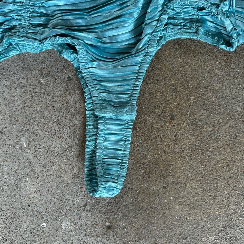 NWT Lulus Stunning Look Pleated Long Sleeve Ruched Bodysuit Teal Size Medium - Picture 12 of 13